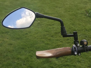 Kundengalerie Holzgriff montierter Spiegel